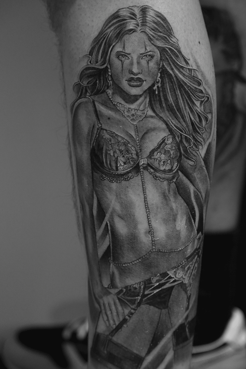 full-body-girl-tattoo-on-leg